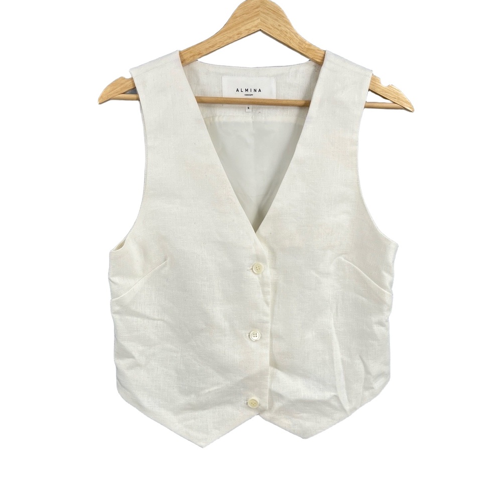 Almina Concept Women's Cream Button-Front Vest Top